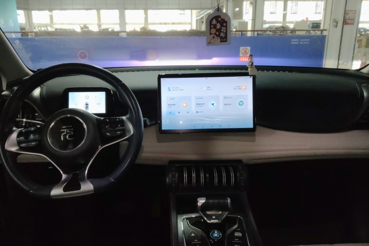 比亚迪 元PLUS 2022款 430KM 尊贵型中控内饰7002