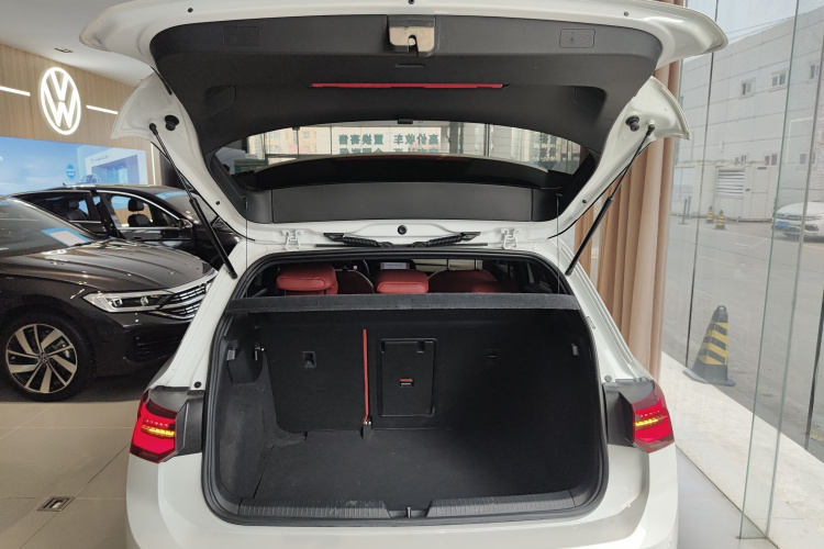 大众 高尔夫 2023款 改款 280TSI DSG R-Line Lite机舱底盘23