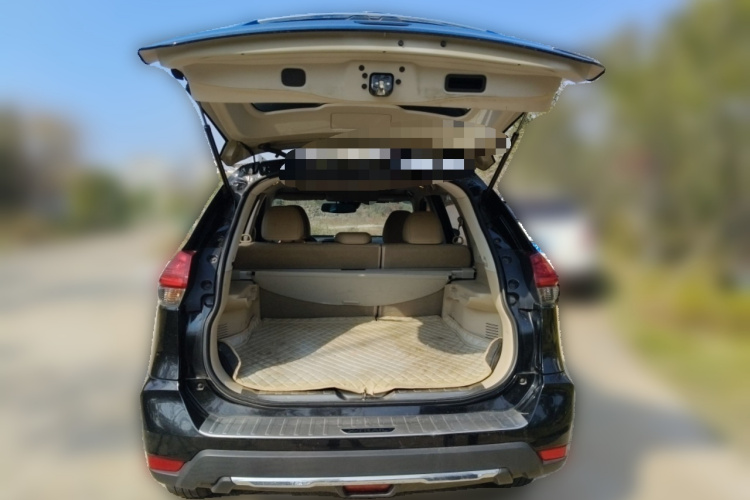 日产 奇骏 2019款 2.0L CVT舒适版 2WD中控内饰23