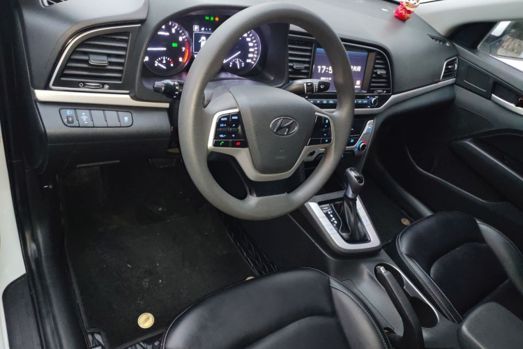 现代 领动 2016款 1.6L 自动智炫·精英型中控内饰7002
