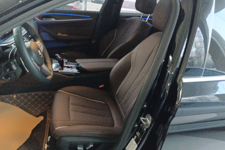 宝马5系 2023款 530Li 领先型 M运动套装局部细节19