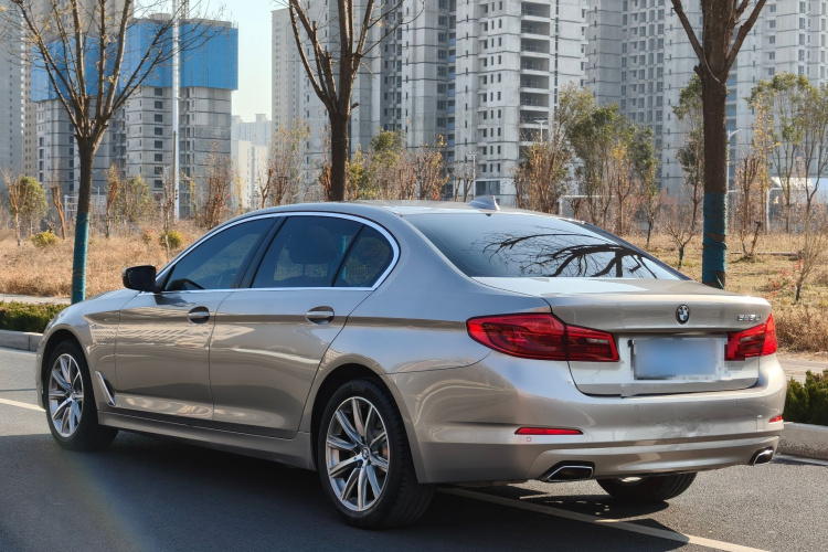 宝马5系 2018款 528Li 上市特别版车身外观6004