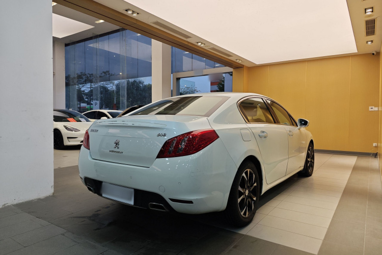 标致508 2013款 2.3L 两周年纪念 自动旗舰版车身外观6014