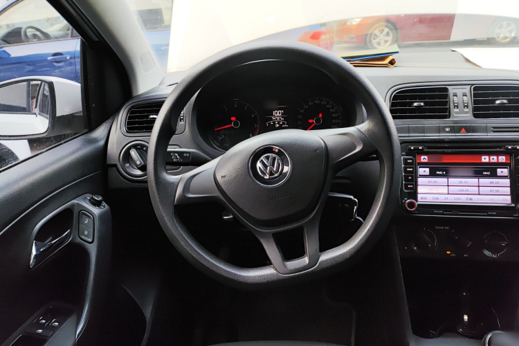 大众 Polo 2016款 1.4L 手动风尚型中控内饰13