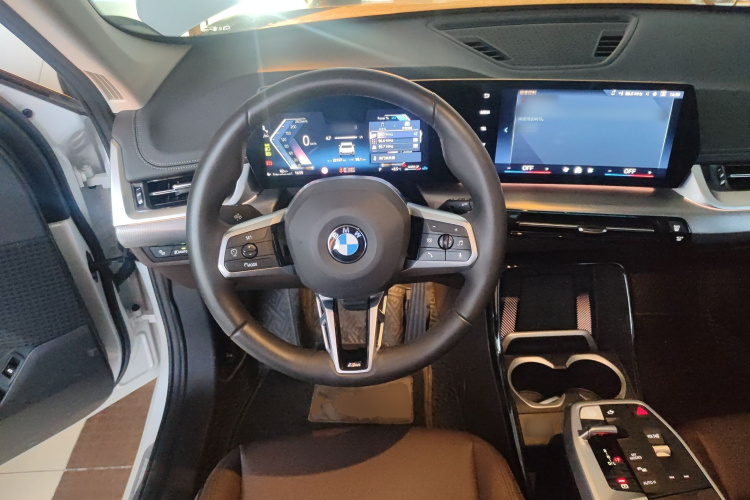 宝马X1 2023款 sDrive25Li M运动套装中控内饰13