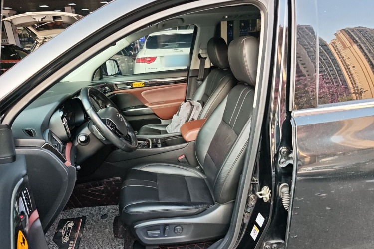 广汽传祺 传祺GS8 2017款 320T 两驱豪华智联版（七座）中控内饰19