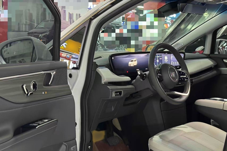 别克GL8 2025款 陆尊 尊享版中控内饰7004