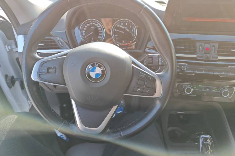 宝马X1 2021款 sDrive20Li 时尚型中控内饰13