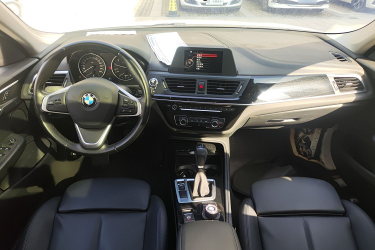 宝马1系 2017款 118i 运动型中控内饰7002