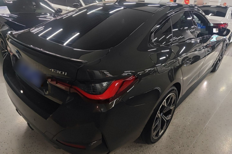 宝马4系 2023款 430i Gran Coupe M运动曜夜套装车身外观6005