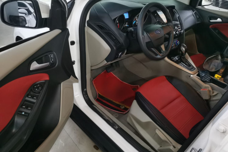 福特 福克斯 2017款 三厢 1.6L 自动舒适型智行版中控内饰20