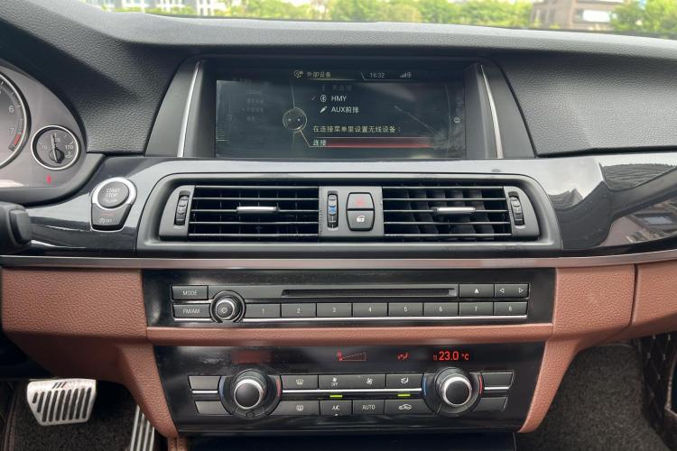 宝马5系 2014款 520Li 典雅型中控内饰16