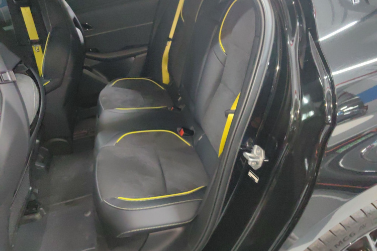 领克03 2025款 03+ 2.0TD 自动性能套装中控内饰21