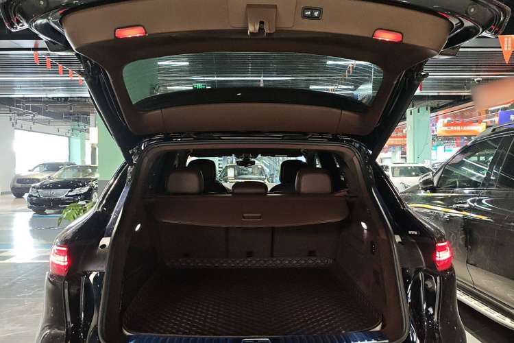 保时捷 2019款 Cayenne 3.0T机舱底盘23