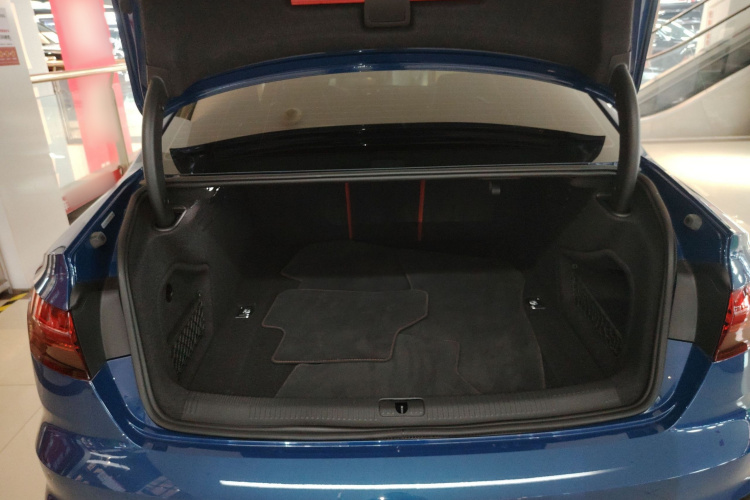 奥迪S4 2023款 S4 3.0TFSI机舱底盘23