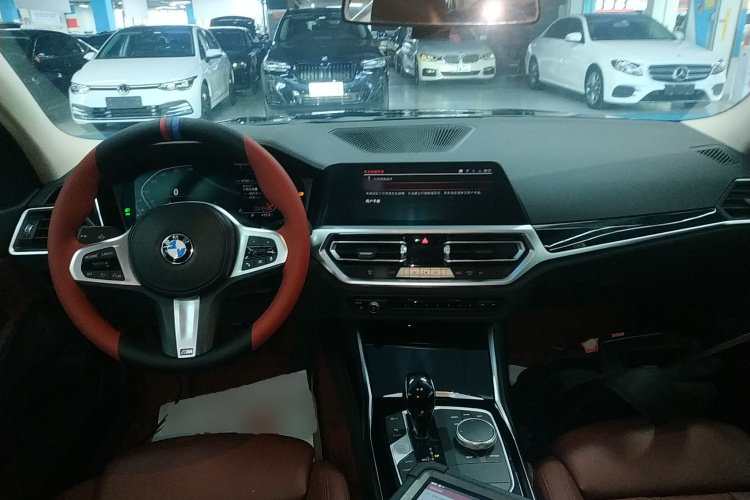 宝马3系 2022款 320Li M运动套装中控内饰7002