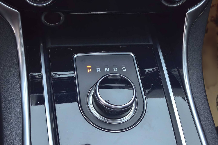 捷豹XEL 2019款 2.0T 200PS 精英版中控内饰7002