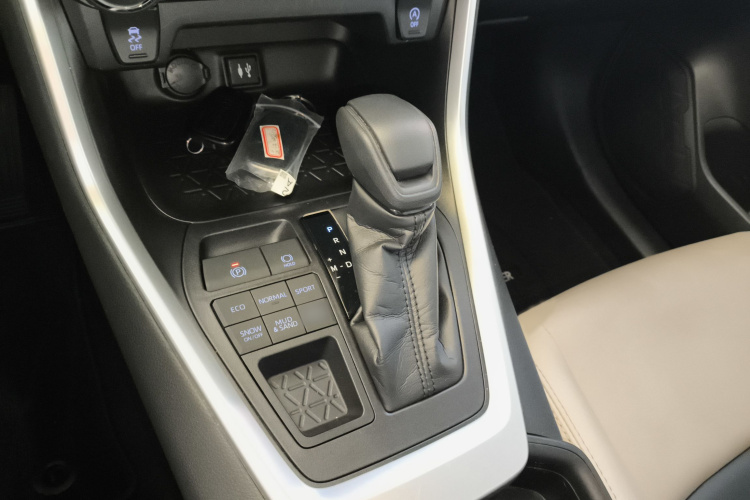 丰田 威兰达 2020款 2.0L CVT四驱豪华版局部细节18