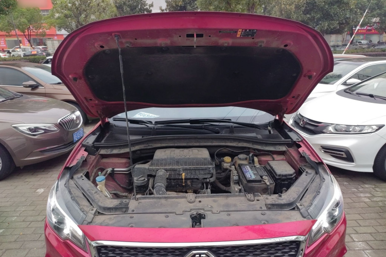 名爵ZS 2017款 1.5L 自动豪华版机舱底盘24