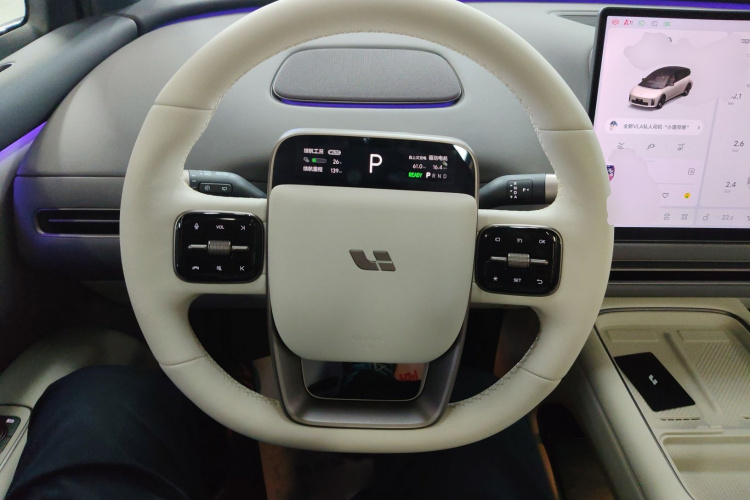 理想汽车 理想i6 2025款 四驱标准型中控内饰13