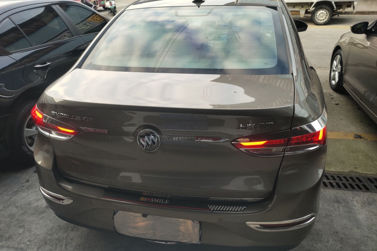 别克 英朗 2021款 典范 1.5L 自动精英型车身外观6