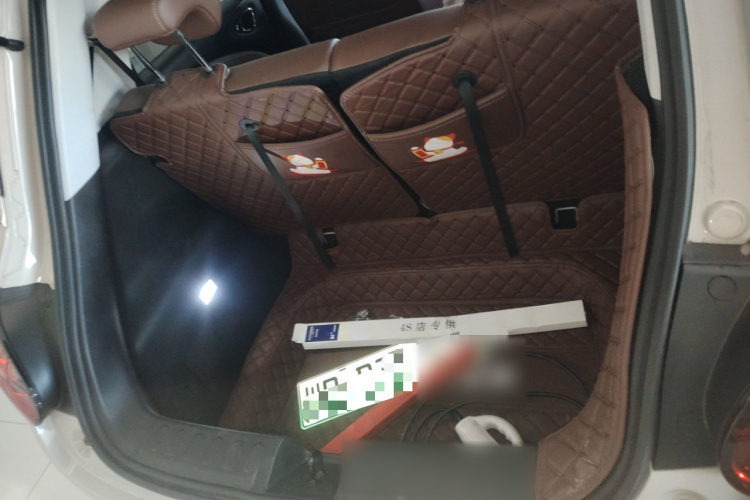 五菱汽车 五菱缤果 2023款 410km 灵犀尊享款机舱底盘23