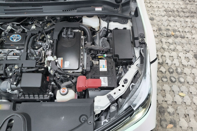 丰田 卡罗拉 2019款 双擎 1.8L E-CVT旗舰版局部细节9007