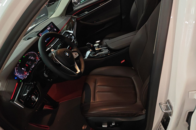 宝马5系 2020款 525Li 豪华套装中控内饰19