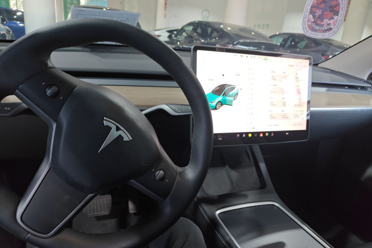 特斯拉 Model Y 2022款 后轮驱动版中控内饰7002