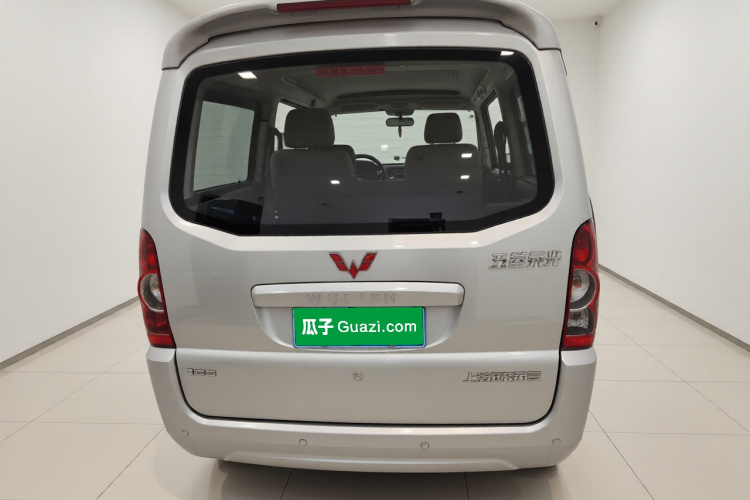 五菱汽车 五菱荣光 2011款 1.2L标准型车身外观6