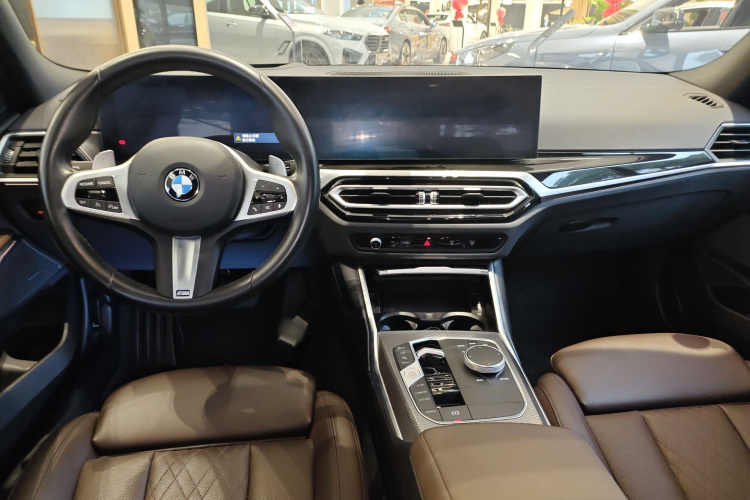 宝马3系 2023款 330i M运动曜夜套装中控内饰12