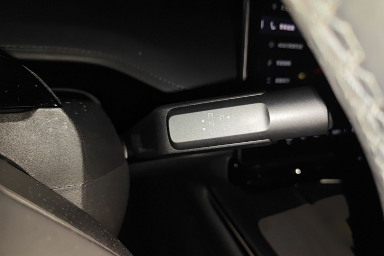 昊铂GT 2023款  710后驱超充七翼版局部细节18