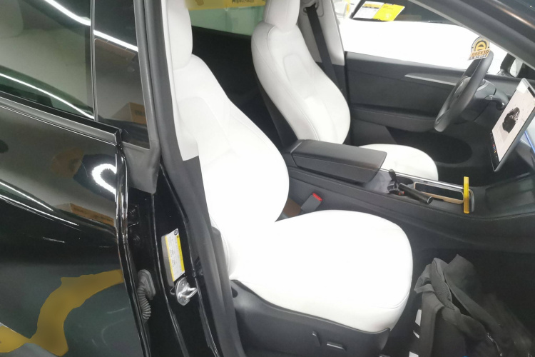 特斯拉 Model Y 2023款 高性能全轮驱动版中控内饰41