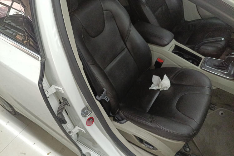 沃尔沃V40 2015款 1.6T 智雅版局部细节41