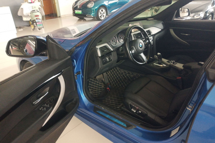 宝马3系GT 2017款 320i M运动型中控内饰20