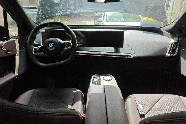 宝马iX 2022款 xDrive40中控内饰7002