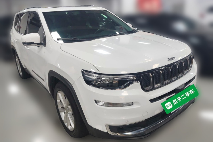 Jeep 大指挥官 2020款 2.0T 两驱精英版车身外观3