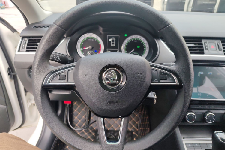 斯柯达 明锐 2019款 1.5L 自动豪华版中控内饰13