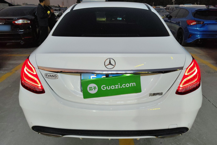 奔驰C级 2015款 改款 C 180 L 运动型车身外观6