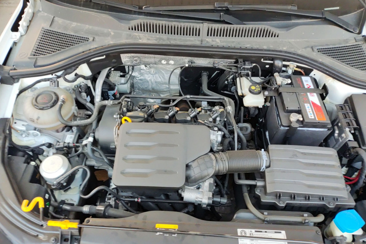 大众 朗逸 2023款 1.5L 自动得逸版机舱底盘24