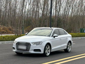 奥迪A3 2018款 30周年年型 Limousine 35 TFSI 风尚型