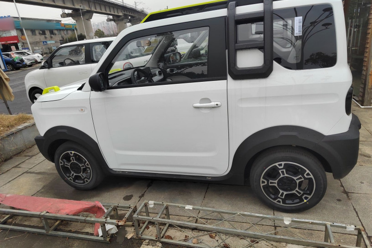 吉利银河 2025款 210km 熊猫骑士车身外观6003