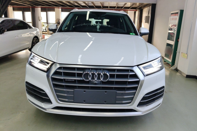 奥迪Q5L 2020款 45 TFSI 尊享运动型车身外观2