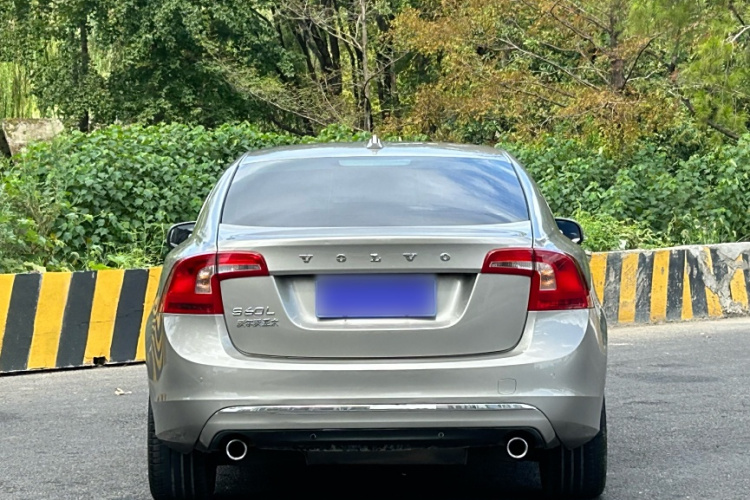 沃尔沃S60 2014款 S60L 2.0T 智远版车身外观6006