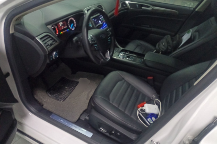 福特 蒙迪欧 2018款 EcoBoost 200 时尚型中控内饰19