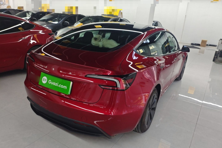 特斯拉 Model 3 2023款 后轮驱动版车身外观7