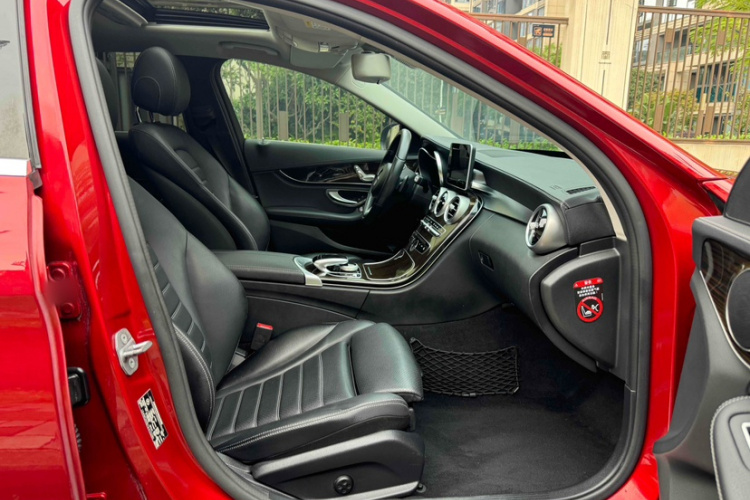 奔驰C级 2018款 C 180 L 时尚型中控内饰7011