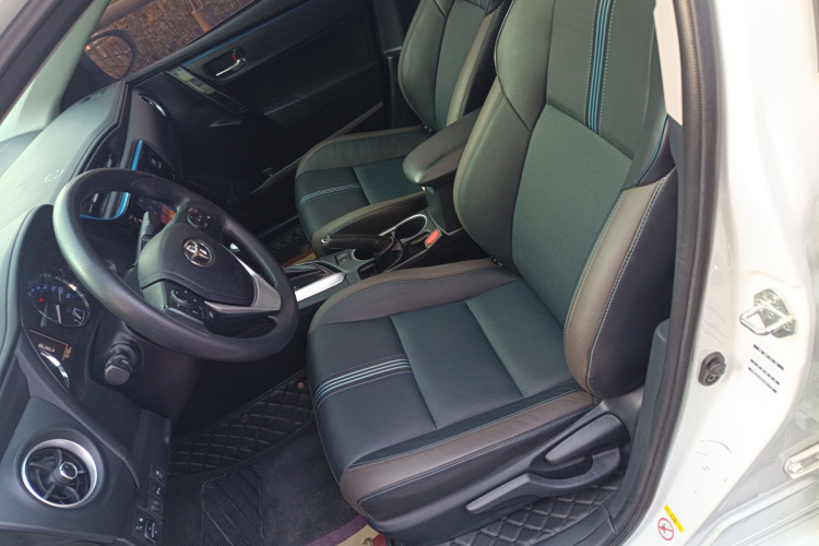 丰田 雷凌 2018款 185T CVT尊贵版 国V中控内饰19