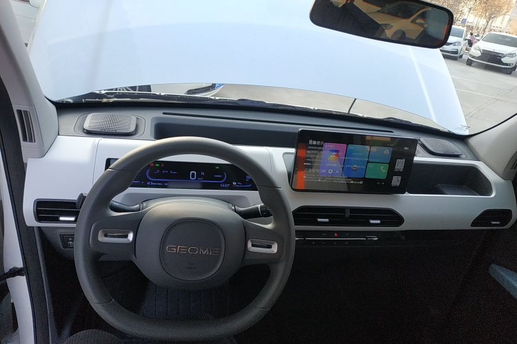 吉利银河 2024款 熊猫mini 200km 耐力熊中控内饰12