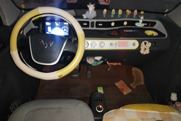 五菱汽车 宏光MINIEV 2021款 马卡龙时尚款 磷酸铁锂中控内饰12